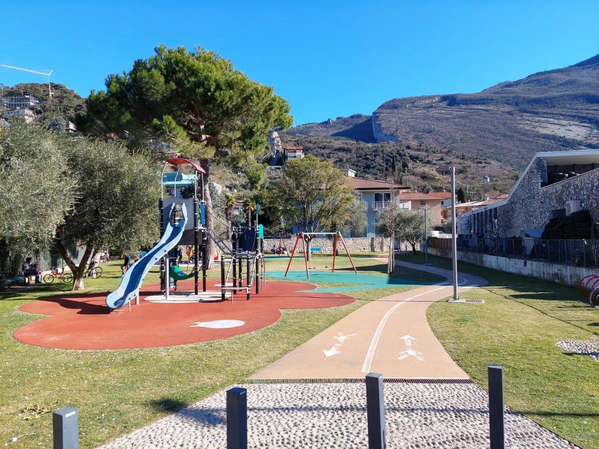 La Bougainville - Luxury Apartment Torbole Sul Garda Exterior foto